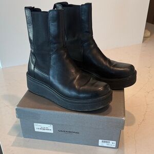 Vagabond Tara Chelsea-style Black Leather Boots